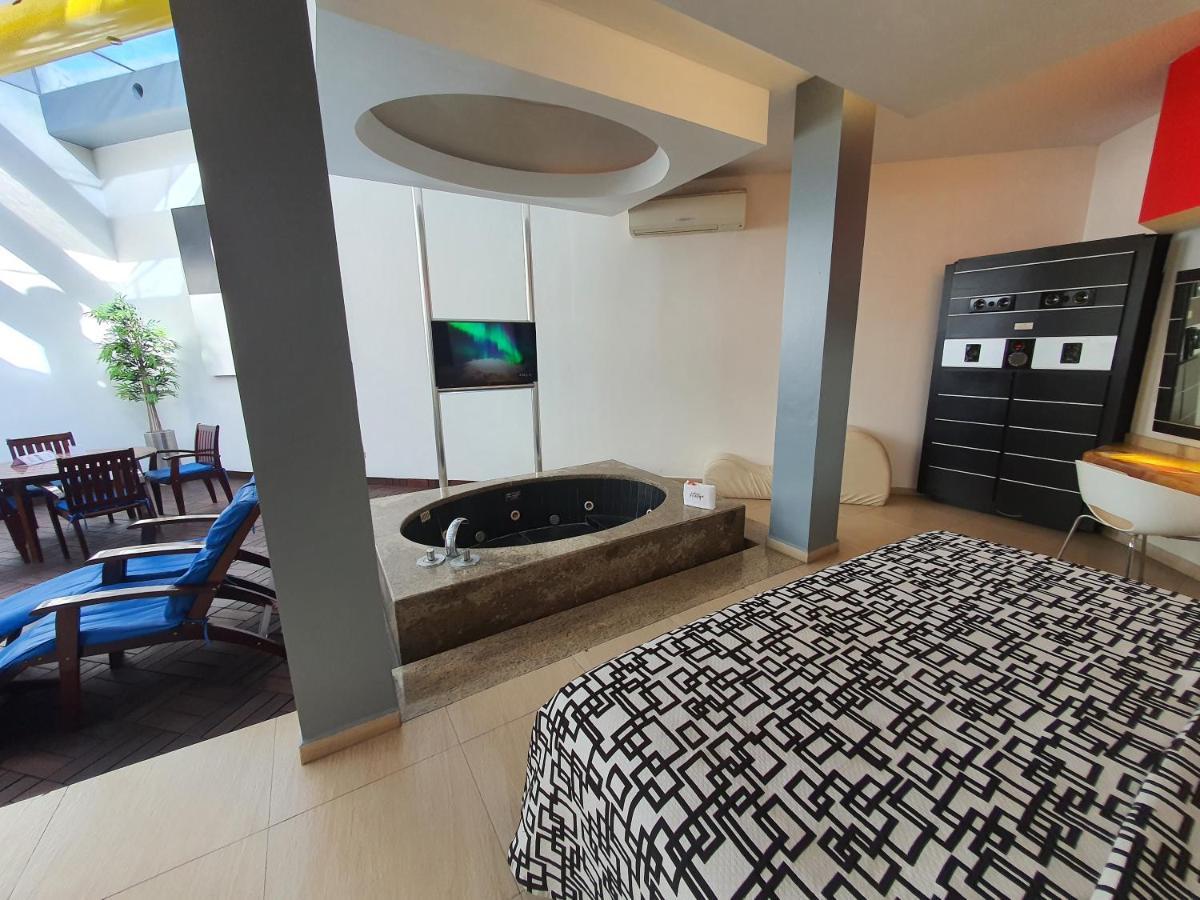 Hotel Alcampo Miranda Bagian luar foto