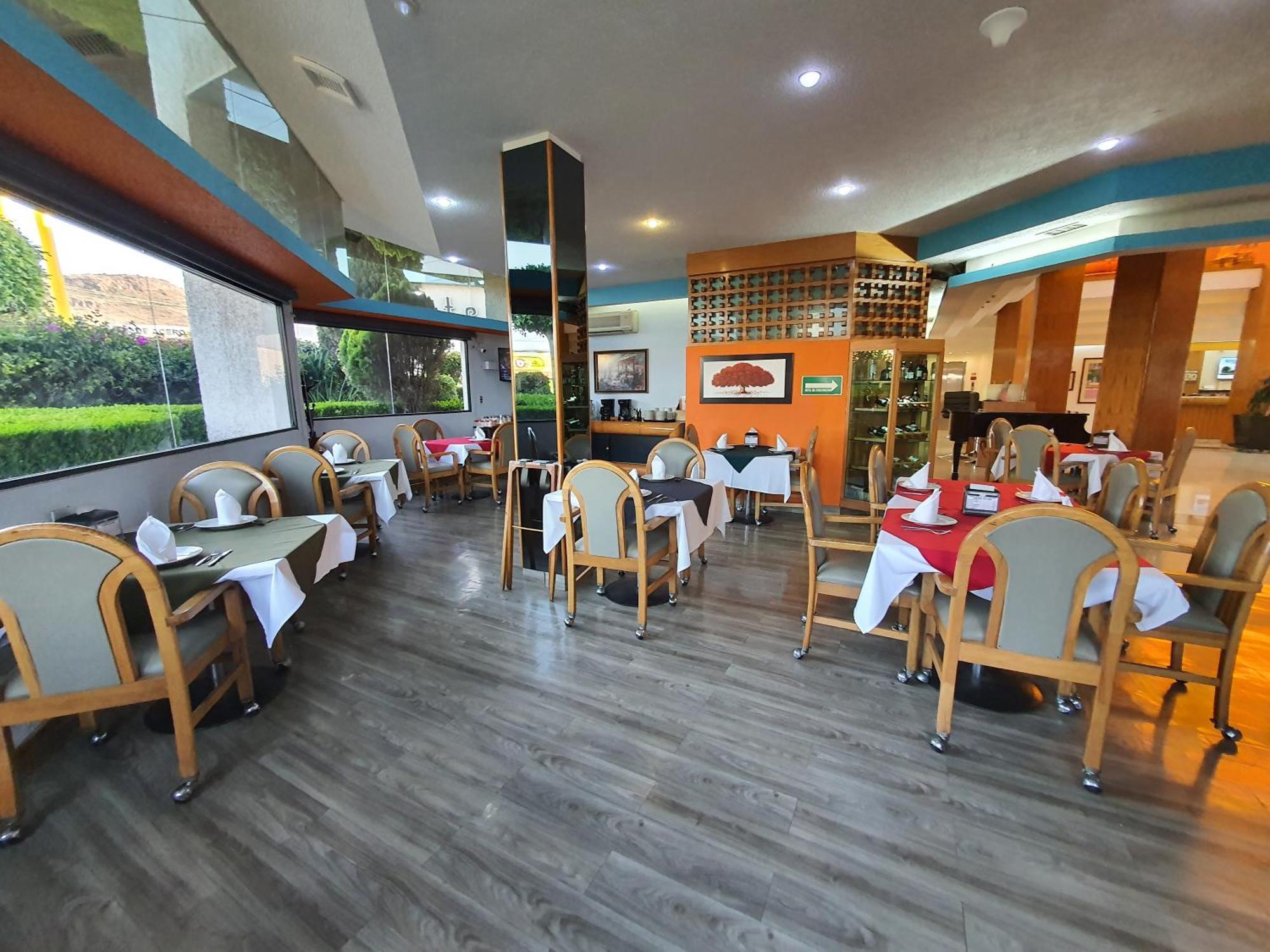 Hotel Alcampo Miranda Bagian luar foto